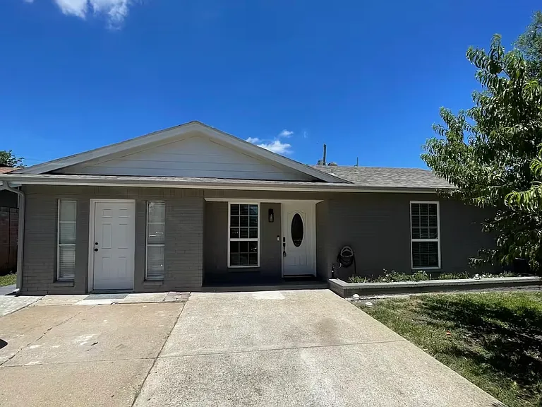 507 Parker Cir — Photo 13