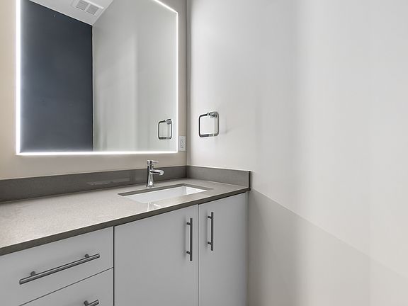 4th image of 2525 Arapahoe St APT 108