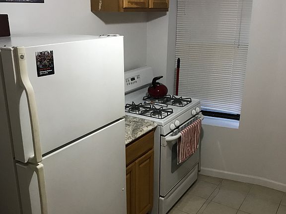 5th image of 3117 Broadway APT 35
