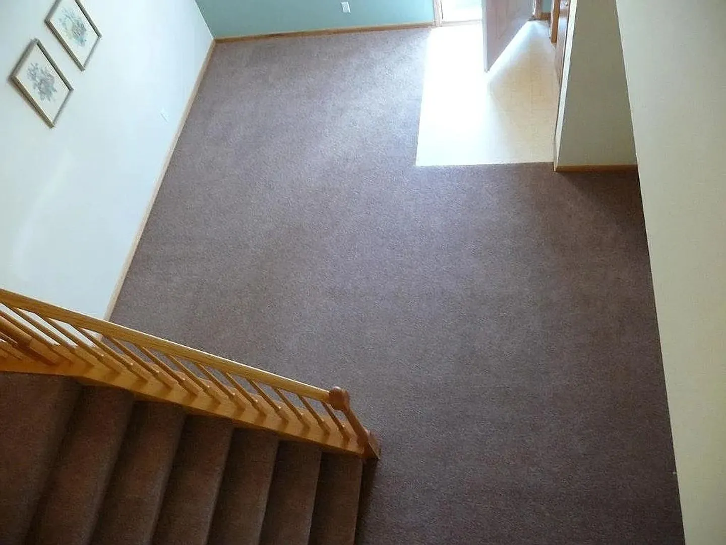 Spacious 3 Bed, 2 Bath Townhome — Photo 3