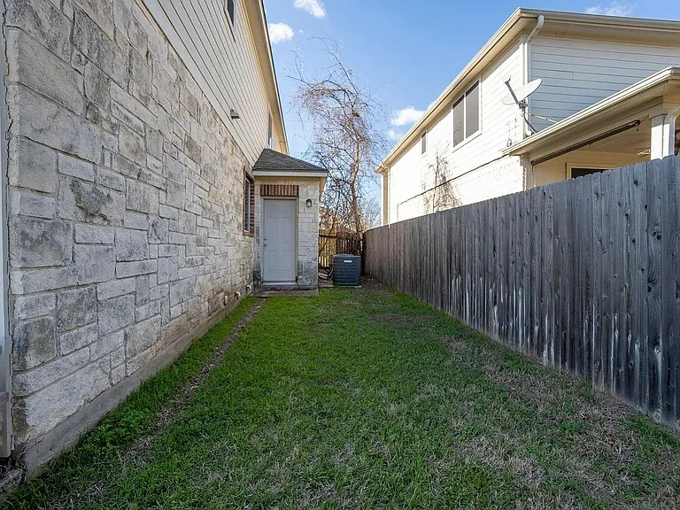 1209 Laurel Oak Trl — Photo 40