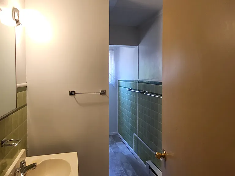 339 N G St — Photo 10