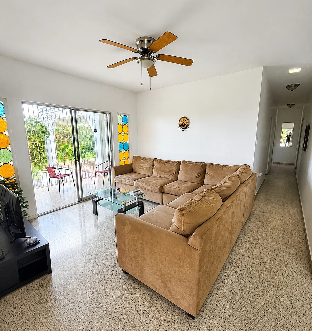 3 bed, 3.0 bath, 1800 sqft, $1,400 — Photo 2