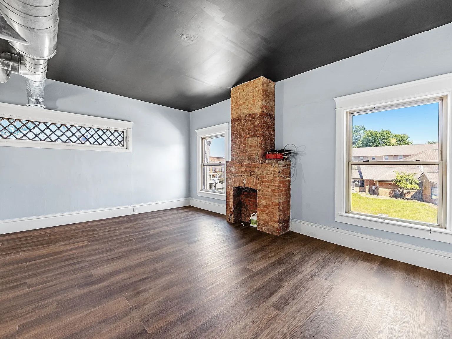 4 bed, $1,750 — Photo 2