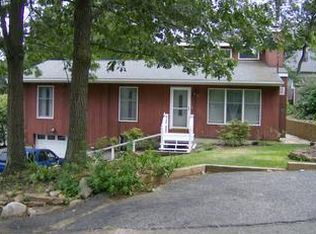 61 Magnolia Dr, Rocky Point, NY 11778