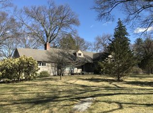 333 W Hill Rd, Stamford, CT 06902