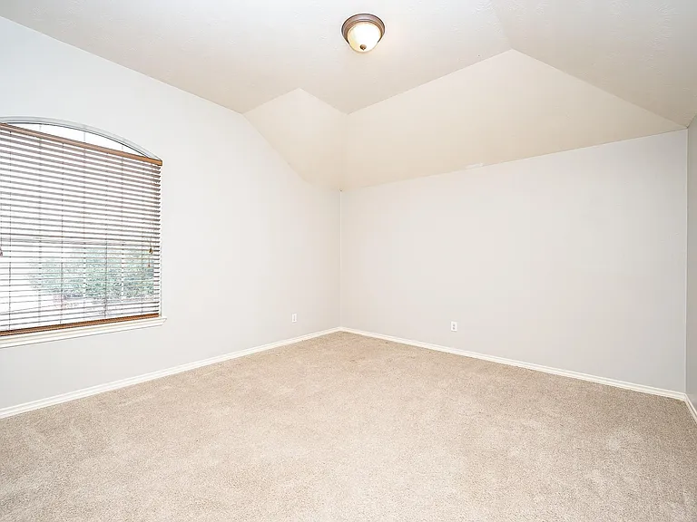 8135 Cove Timbers Ln — Photo 30