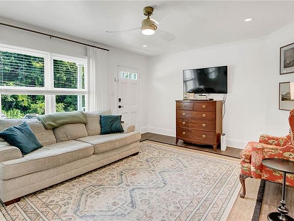5th image of 3465 Woodlawn Cir