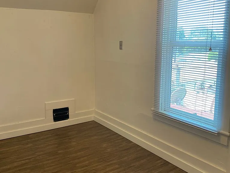 207 S Sprague St — Photo 9