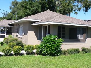 515 N Saint Clair Abrams Ave, Tavares, FL 32778