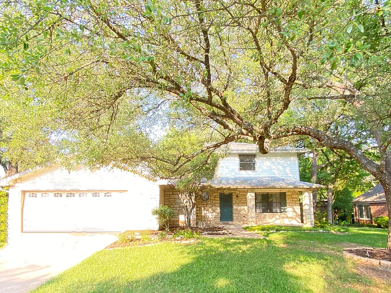 10905 Wintergreen Hl — Photo 1