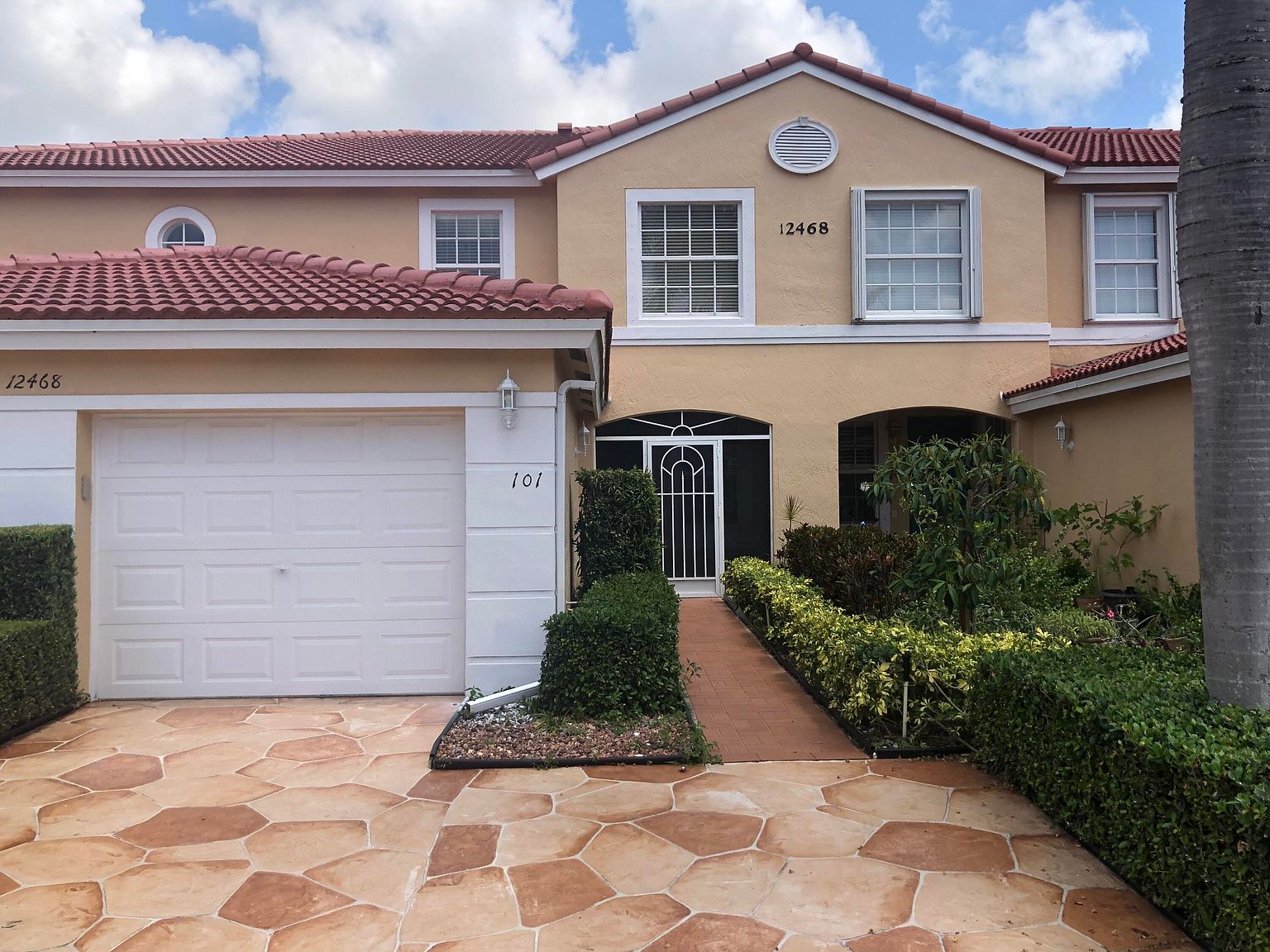 12468 Crystal Pointe Dr UNIT 101