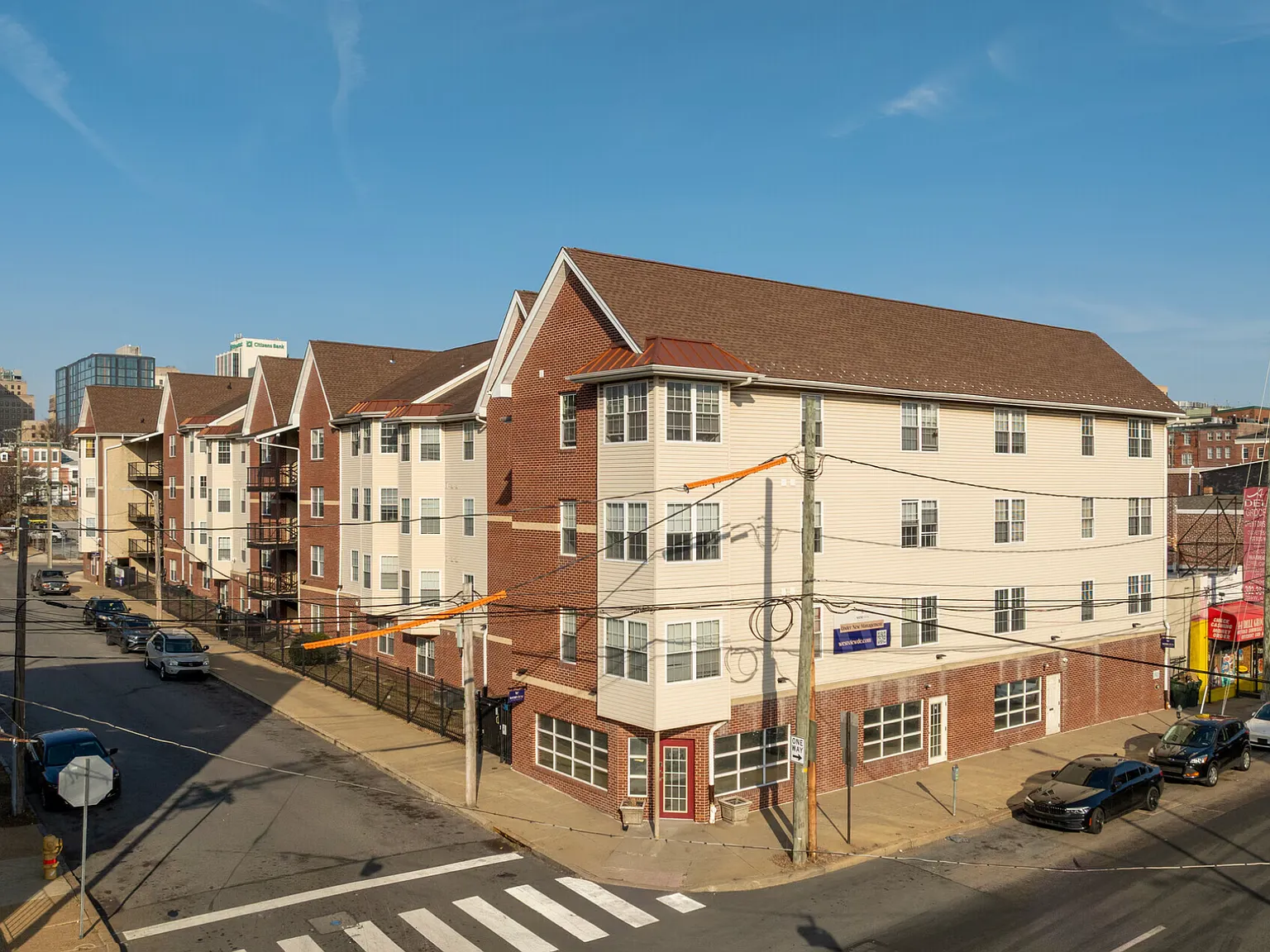 2 bed, 1.5 bath, 1000 sqft, $1,600 — Photo 1