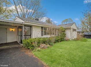 933 N Midlothian Rd, Mundelein, IL 60060