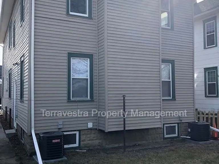 31 Lane Ave — Photo 21