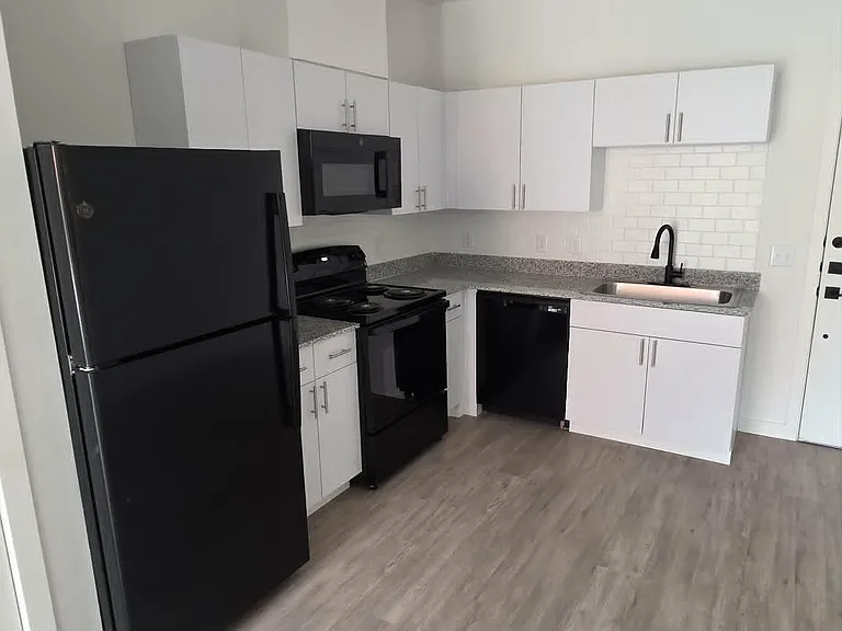 Memorial Apartments — Photo 34