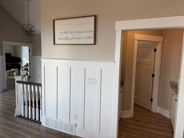 592 N Hills Ct — Photo 68