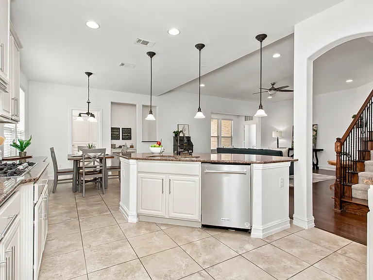 1034 Blanco Dr — Photo 15