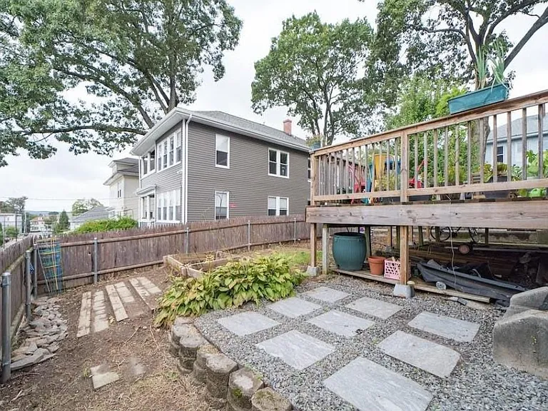 31 Blodgett Ave — Photo 23
