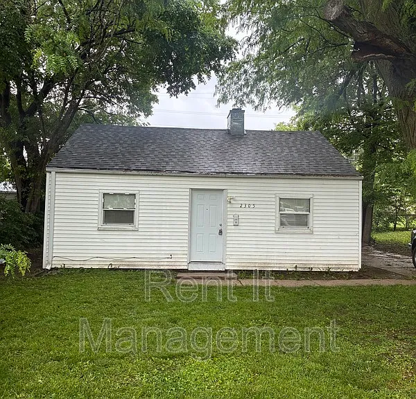 2305 John A Creighton Blvd — Photo 2