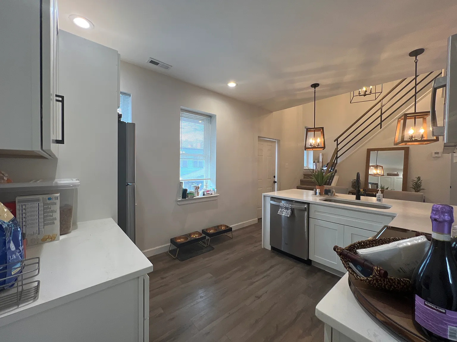 2 bed, 1000 sqft, $1,799 — Photo 4