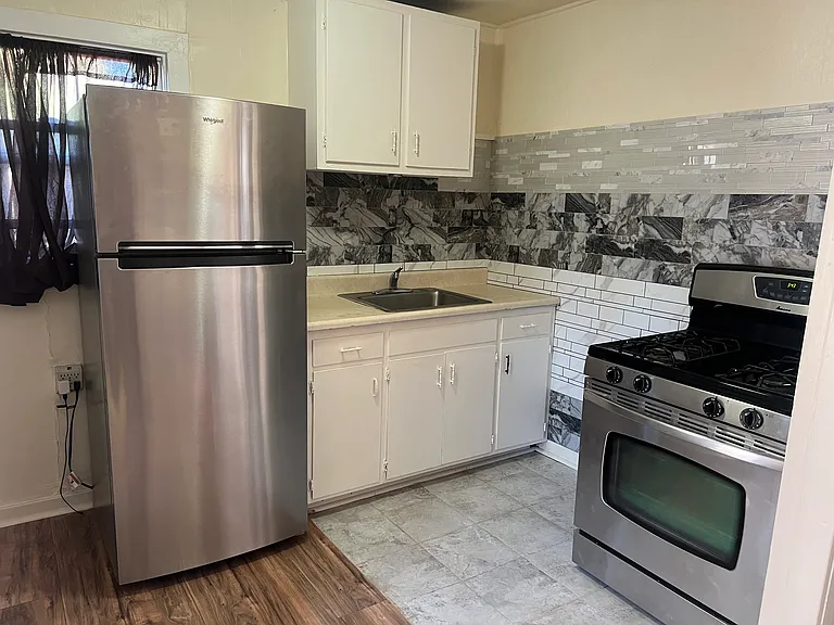 2230 Q St #B — Photo 5