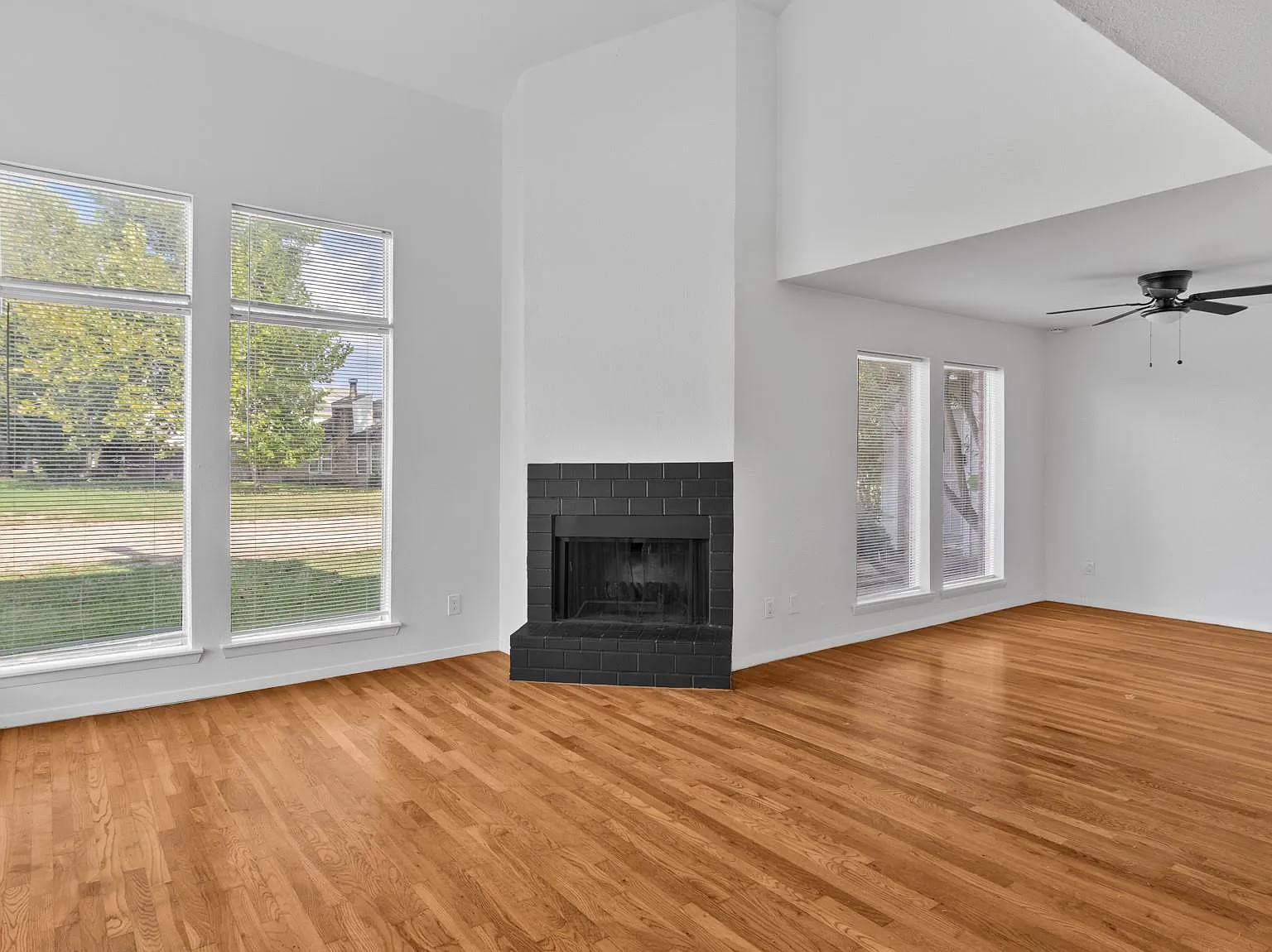 3 bed, 2.0 bath, 1850 sqft, $1,700 — Photo 4