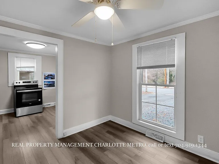 307 Leonard Ave — Photo 19