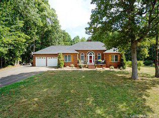 7913 Lakeview Dr, Denver, NC 28037