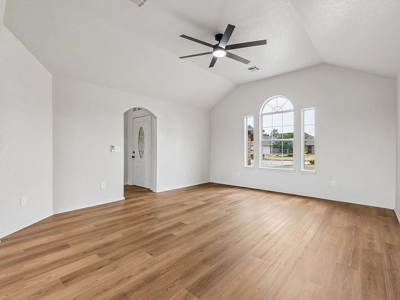 4th image of 11933 NW 7th St
