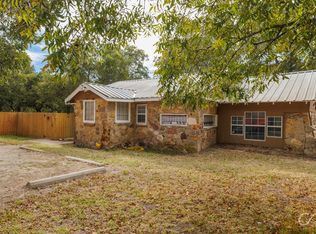 609 N 4th St W, Clyde, TX 79510