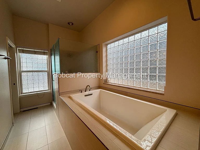 963 Ranchview Cir — Photo 41