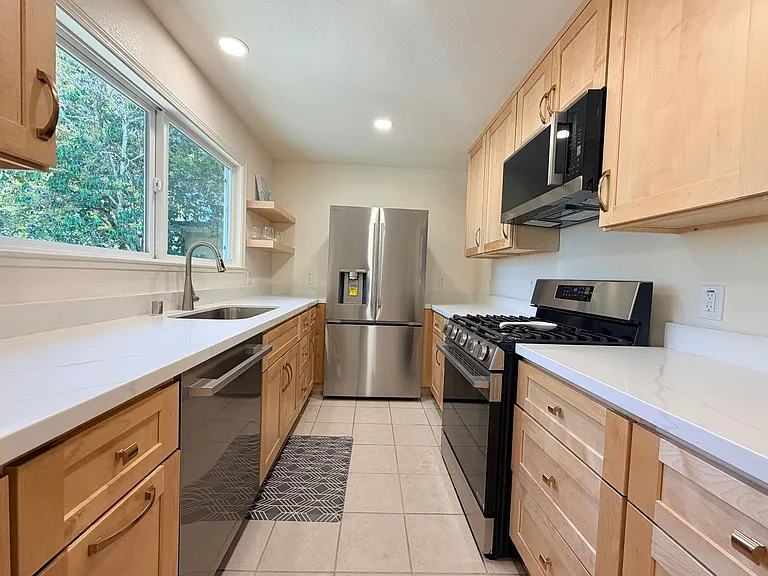 11 Birch Ave — Photo 6