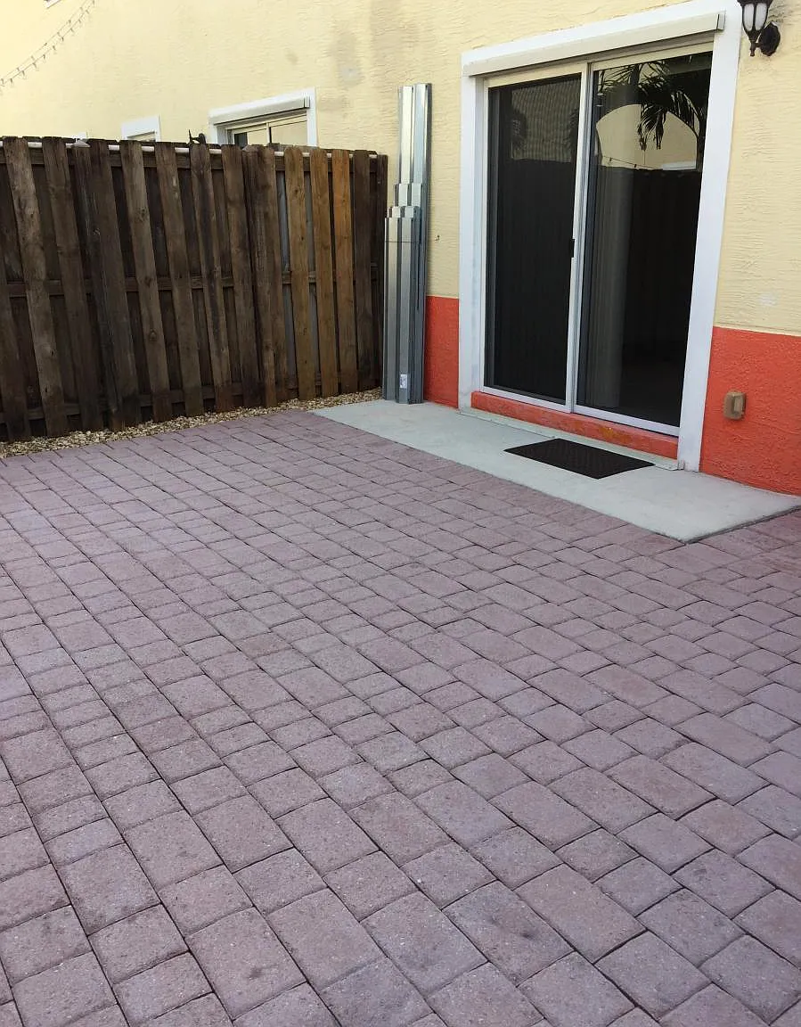 2 bed, 2.5 bath, 1105 sqft, $2,700 — Photo 4