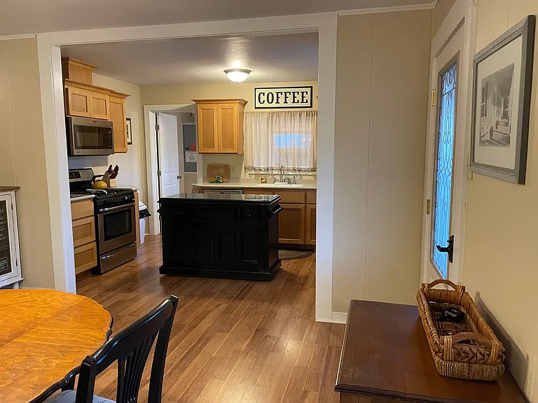 355 W Oak St — Photo 10