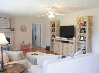 1664 Alexander Cir, Summerville, SC 29486