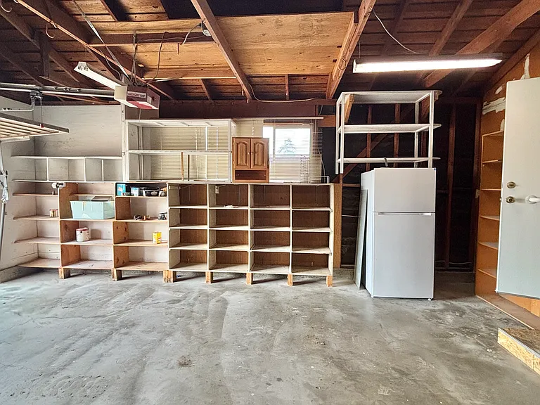 137 Argonaut St — Photo 24
