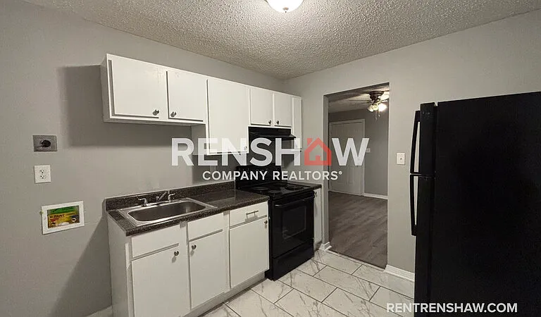 893 Pearce St — Photo 6