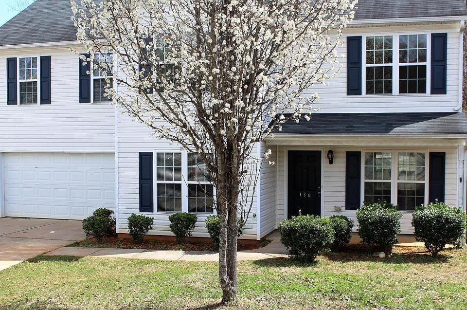 1st image of 136 Drewsbury Dr