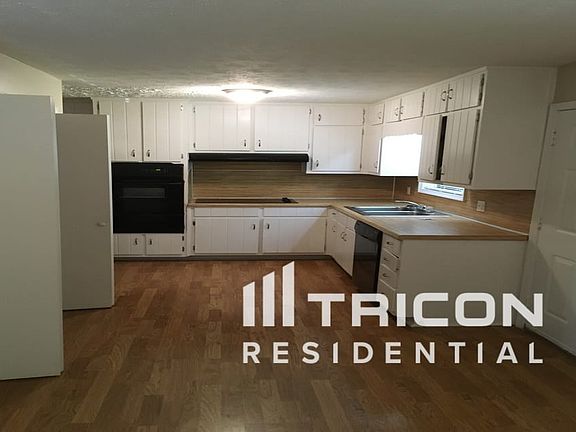 3rd image of 245 Brookwood Way SE