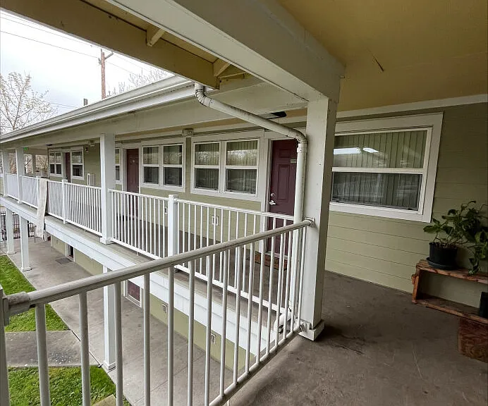 South Shore Court — Photo 3