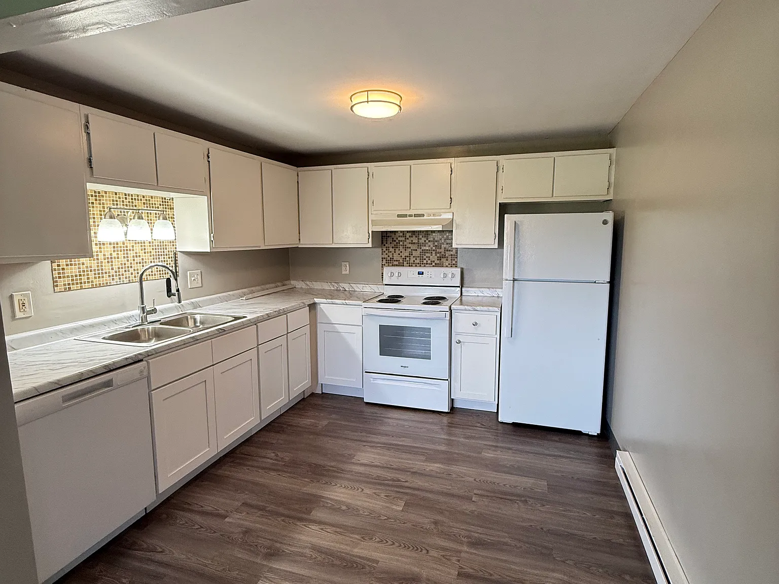 2 bed, 750 sqft, $1,125 — Photo 2