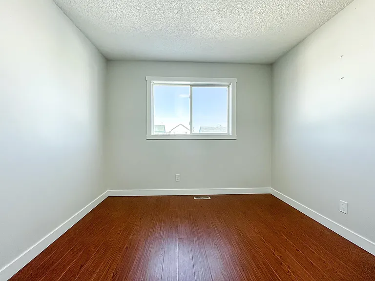 70 Martinbrook Line NE #UPPER — Photo 10