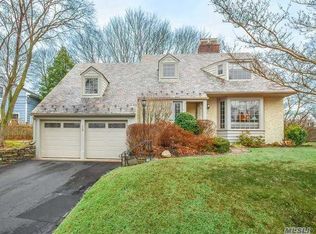 6 Lynn Rd, Port Washington, NY 11050