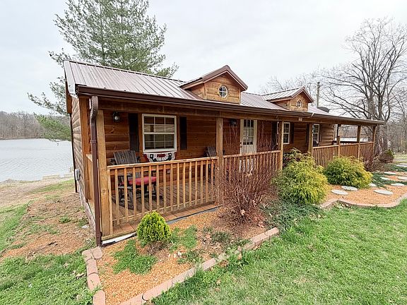 3rd image of 845 Lakeview Rd