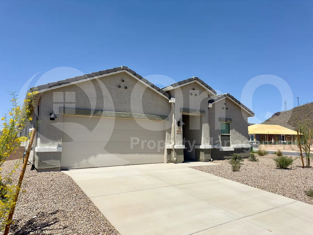 4 bed, 2.0 bath, 2051 sqft, $2,399 — Photo 3