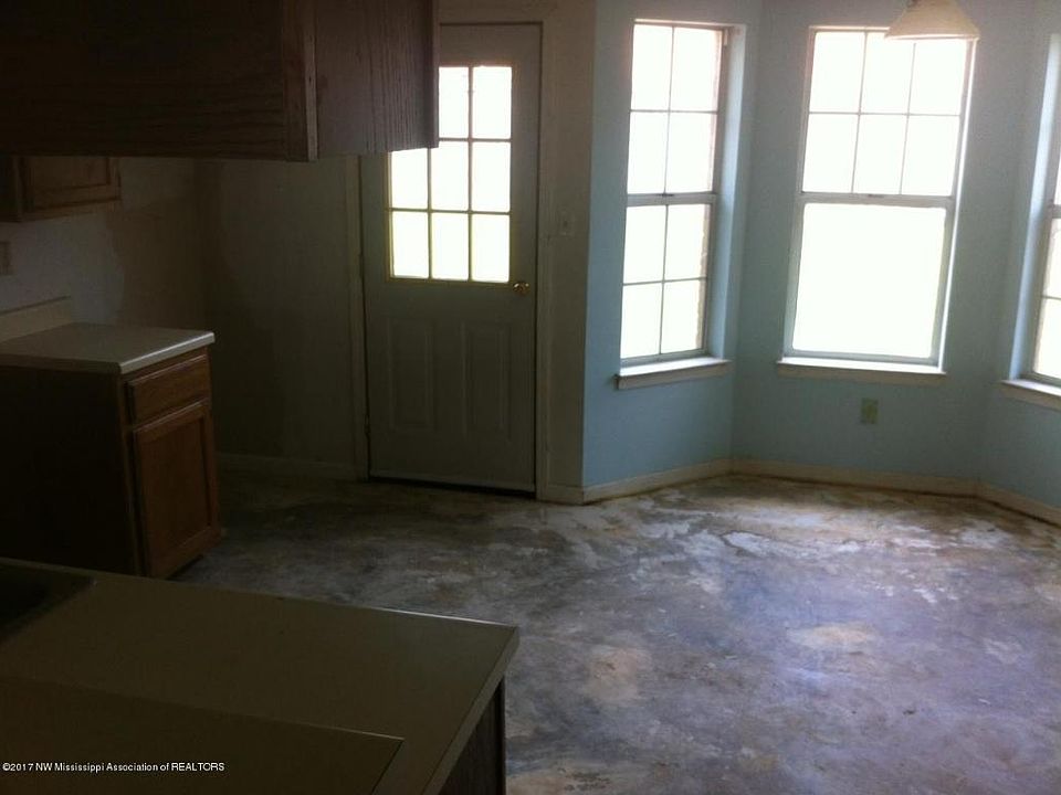 2nd image of 7048 Tudor Ln