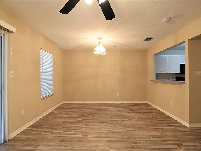 1066 Dolphin Dr — Photo 6