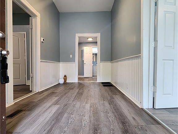 2nd image of 429 N 9th St