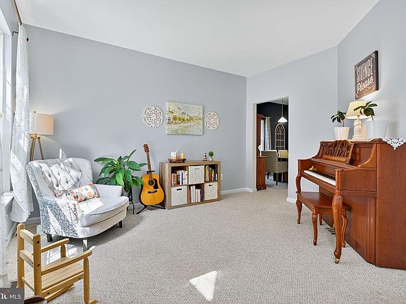 4th image of 3235 Mills Pond Dr